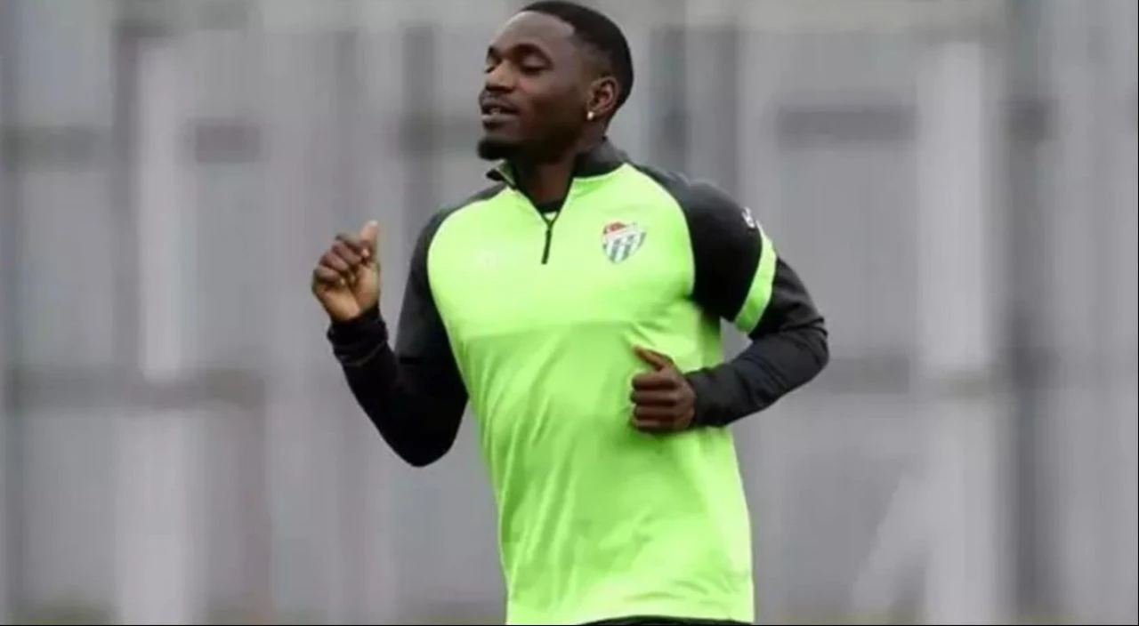 Süper Lig'in eski golcüsü Ronaldo ile oynamak isterken yanlış takıma transfer oldu! - 1. Resim