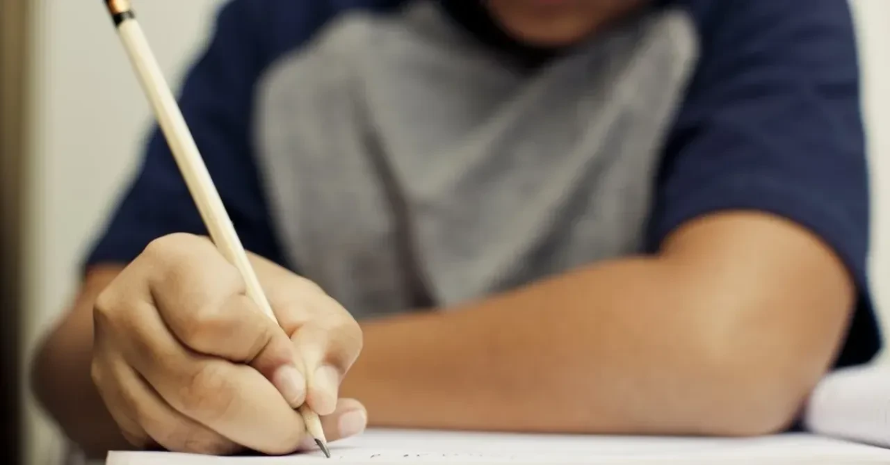 AÖF sınavı saat kaçta başlayacak? Sınava girecek öğrenciler araştırıyor