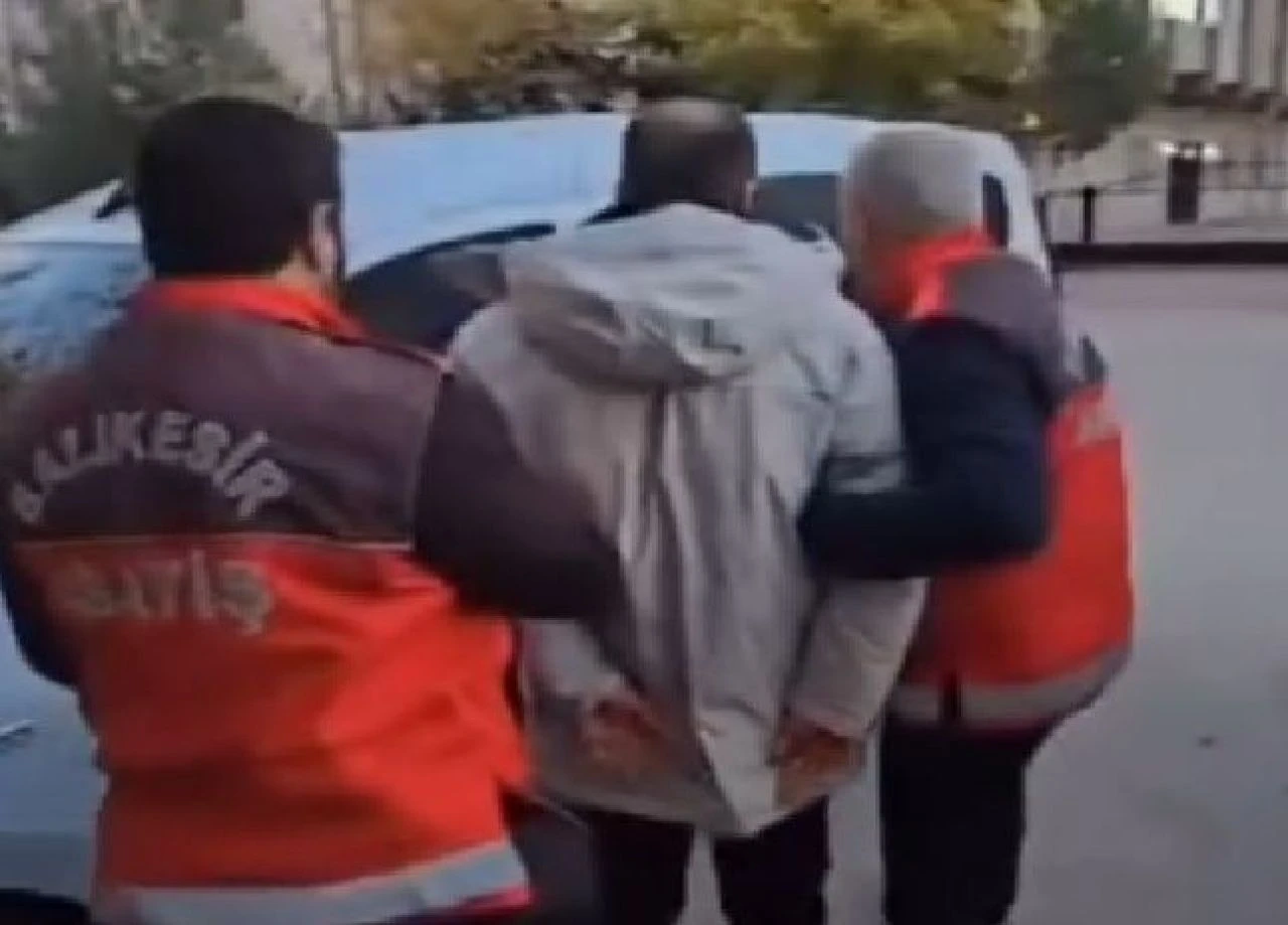 Araba çalıp yapıp fidye istediler! Polisler hırsızlara göz açtırmadı - 2. Resim