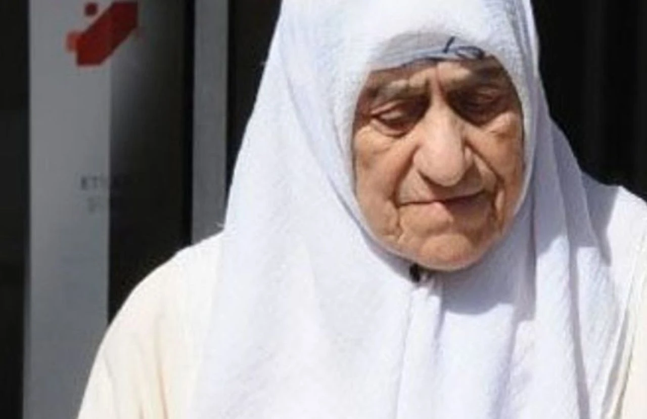 Mahsun Kırmızıgül'ün acı günü! Annesi Faike Bezencir hayatını kaybetti - 2. Resim