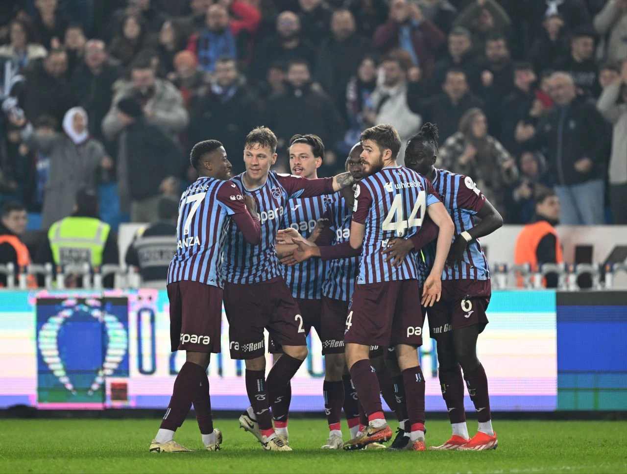 Trabzonspor Kasımpaşa ile 2-2 berabere kaldı!