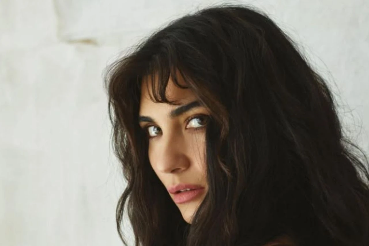 Tuba Büyüküstün makyajsız video paylaştı! Sevenleri yorum yağdırdı