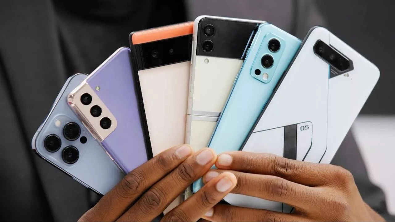 Akıllı telefon devi, Türkiye'ye geliyor: Nothing, Tuzla'da üretim tesisi kuracak