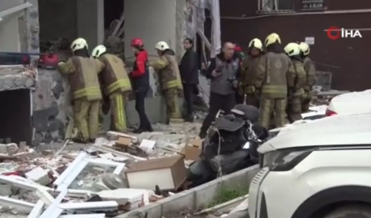 Beylikdüzü'nde 14 katlı binada patlama! Yaralılar var - 2. Resim