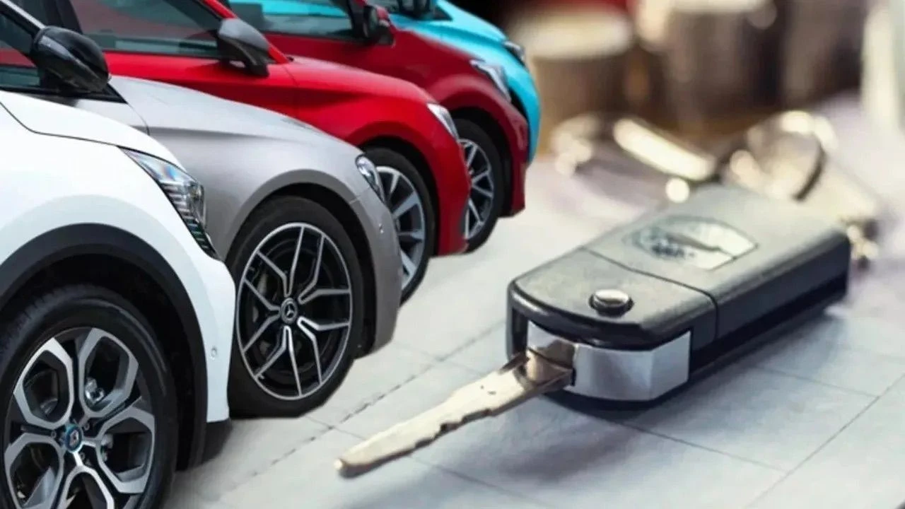 İkinci el araç piyasası dar gelirli vatandaşların radarında! İşte 500 bin TL'ye kadar alınabilecek otomobil modelleri - 1. Resim