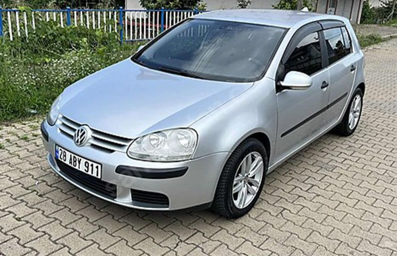 İkinci el araç piyasası dar gelirli vatandaşların radarında! İşte 500 bin TL'ye kadar alınabilecek otomobil modelleri - 4. Resim