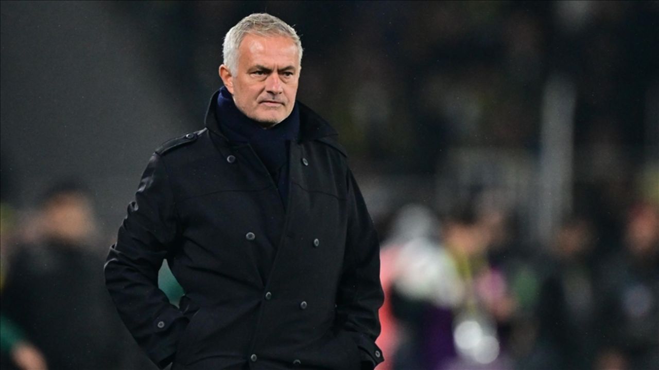 Jose Mourinho'dan derbi mağlubiyeti sonrasında şampiyonluk açıklaması!