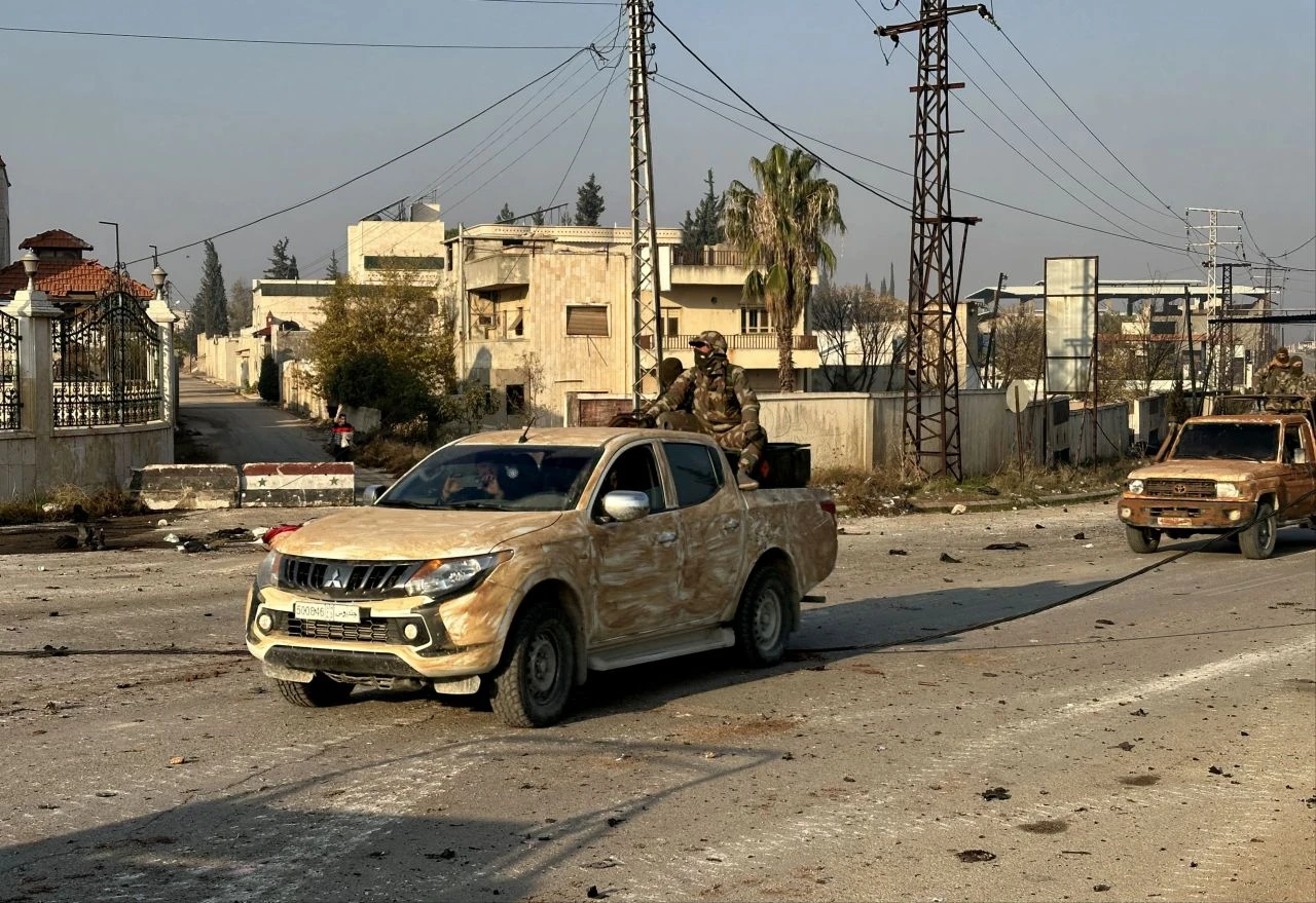 Suriye'de son durum! Ordu bir kentin daha kontrolünü kaybetti: Muhalifler ilerliyor - 3. Resim