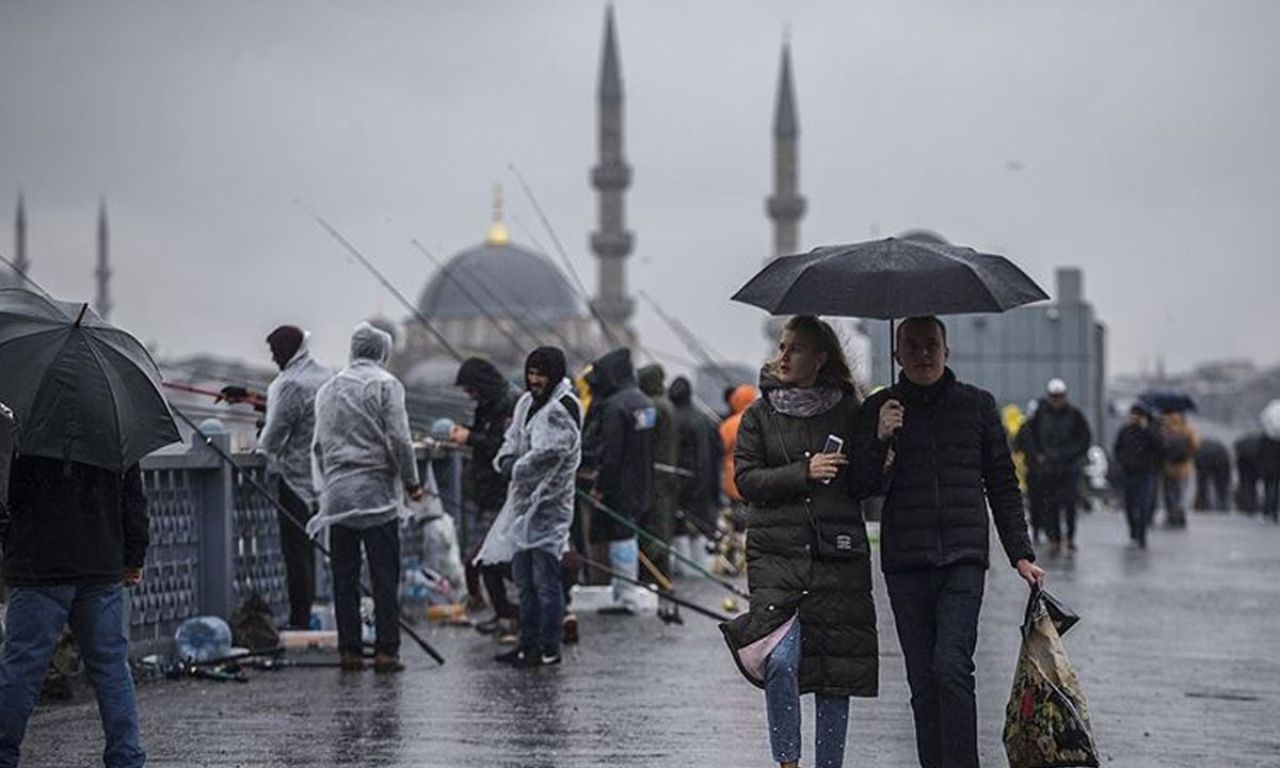 İstanbul'u şiddetli sağanak vuracak! Meteoroloji ve AKOM'dan peş peşe uyarılar - 1. Resim