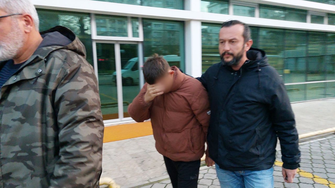 Samsun'da dehşete düşüren olay! Bir çocuk babasını yatağında öldürdü! - 1. Resim