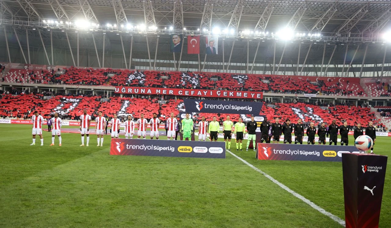 Sivasspor lider Galatasaray'ı ağılıyor (CANLI ANLATIM) - 3. Resim
