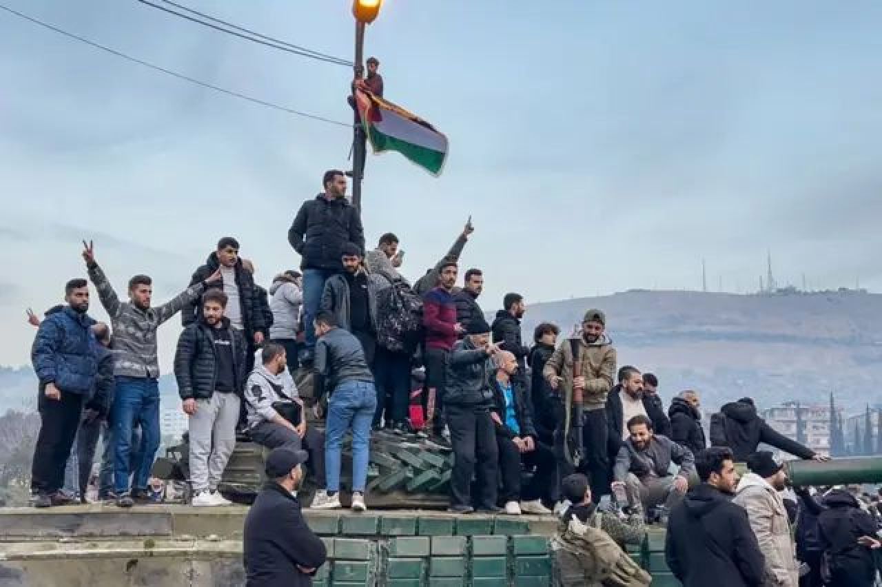 Son dakika | Esad'ın devrilmesinden sonra Türkiye'den ilk mesaj! Dışişleri Bakanı Hakan Fidan: 'Suriyeliler artık ülkelerine dönebilir' - 4. Resim