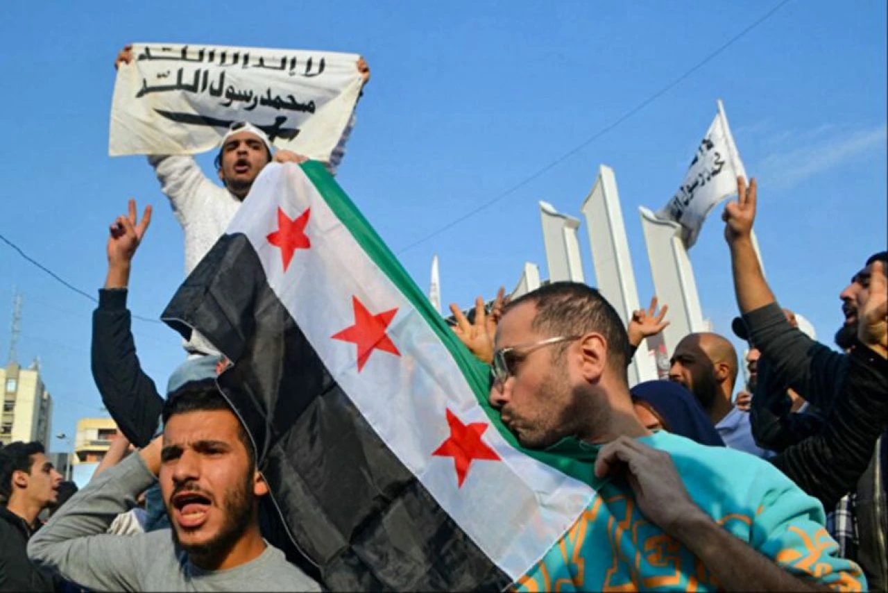 Son dakika | Muhalifler Şam'a girdi! Esad Suriye'yi terk etti (Suriye'de son durum) - 1. Resim