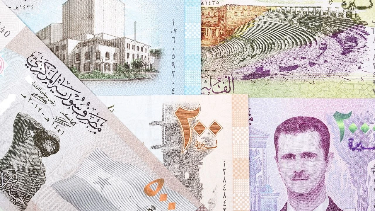 Suriye ekonomisinde felaket senaryosu: Karmaşayı atlatması on yıl sürebilir! Suriye lirasında büyük kayıp