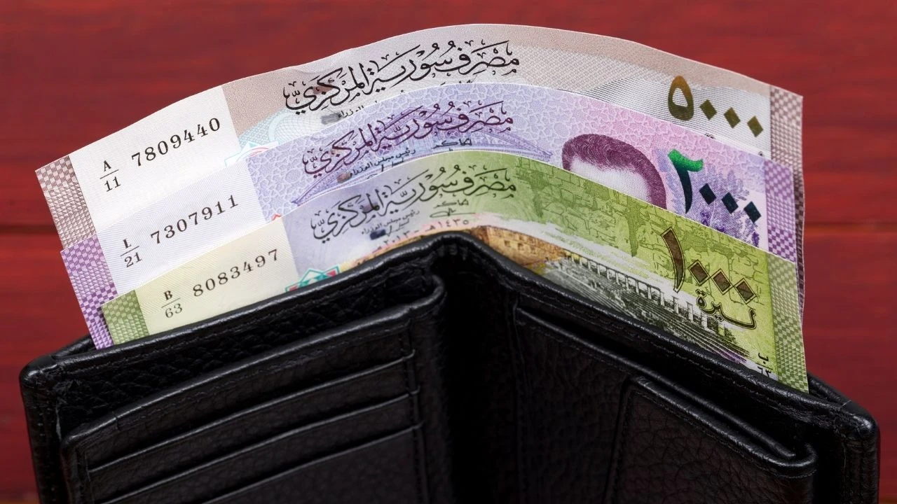 Suriye ekonomisinde felaket senaryosu: Karmaşayı atlatması on yıl sürebilir! Suriye lirasında büyük kayıp