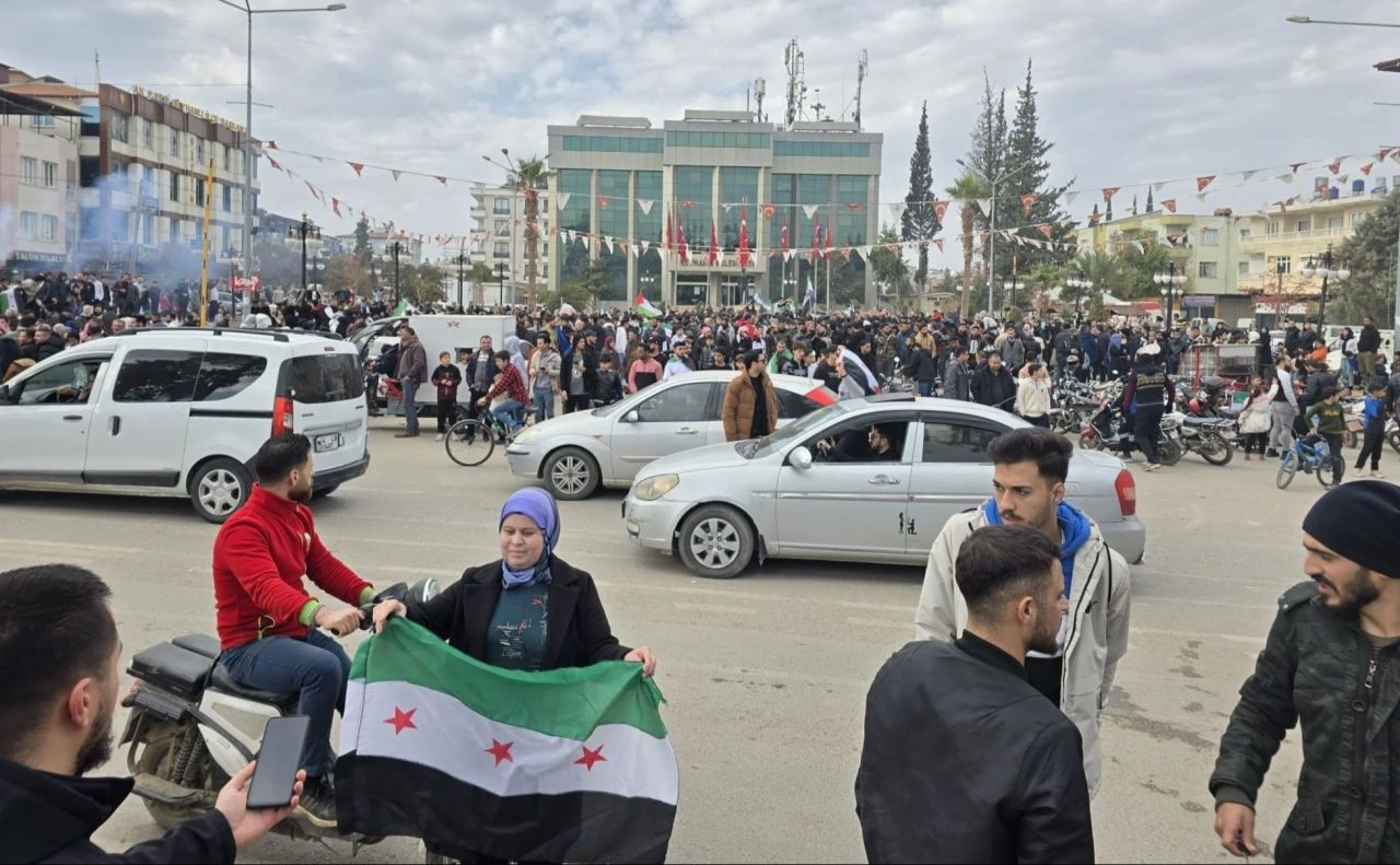 Suriye'de yeni dönem: Büyük göç başladı! - 1. Resim