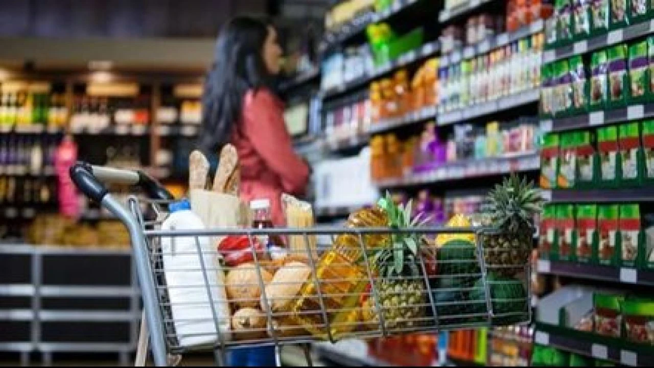 Yeni asgari ücret ne kadar olmalı? Özgür Erdursun dolar, enflasyon ve altın bazında tek tek hesapladı!