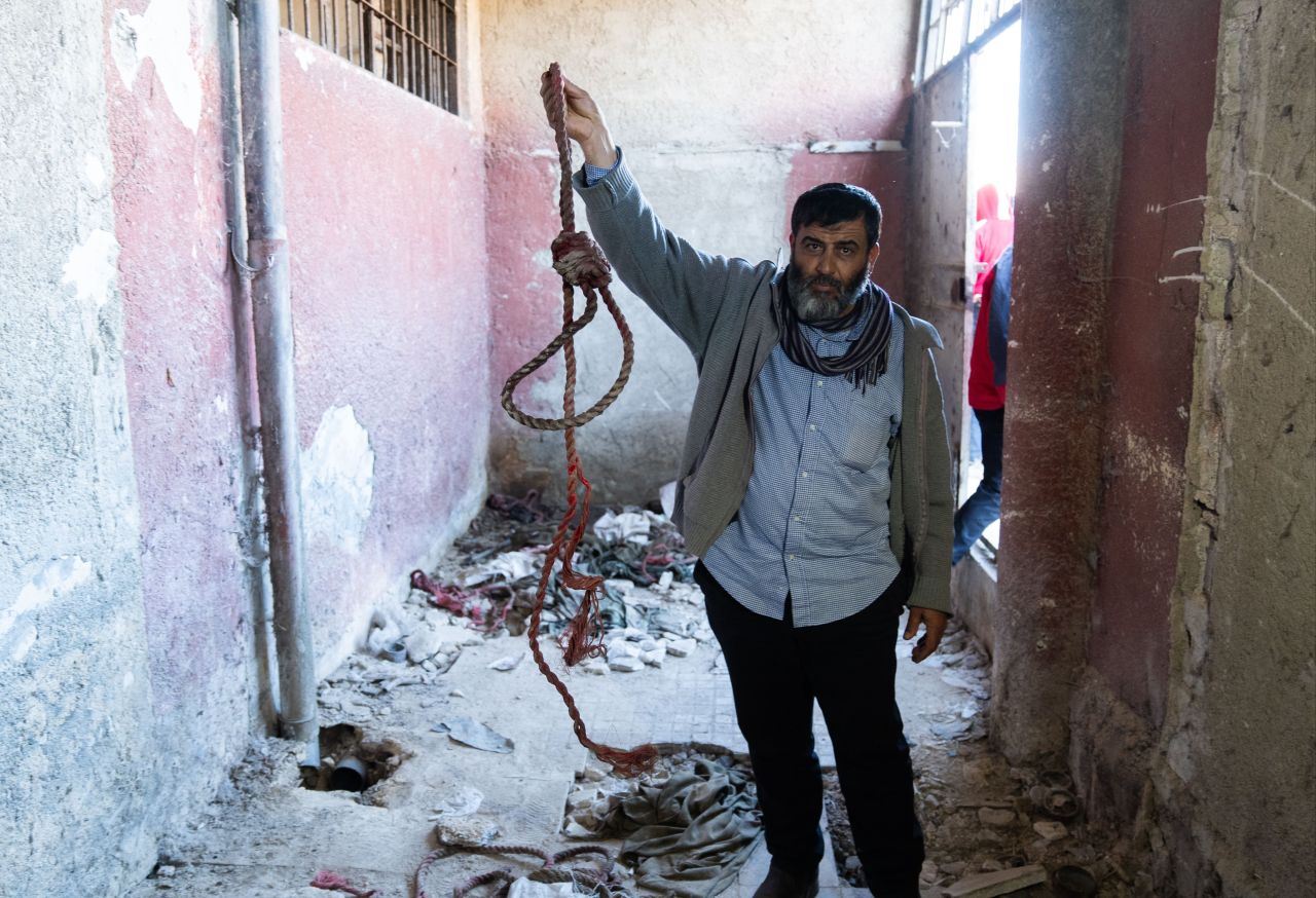 Beşar Esad'ın işkencehanesi Sednaya Hapishanesi'nin içi görüntülendi! İnsanlık dışı muameleler burada yapıldı - 3. Resim