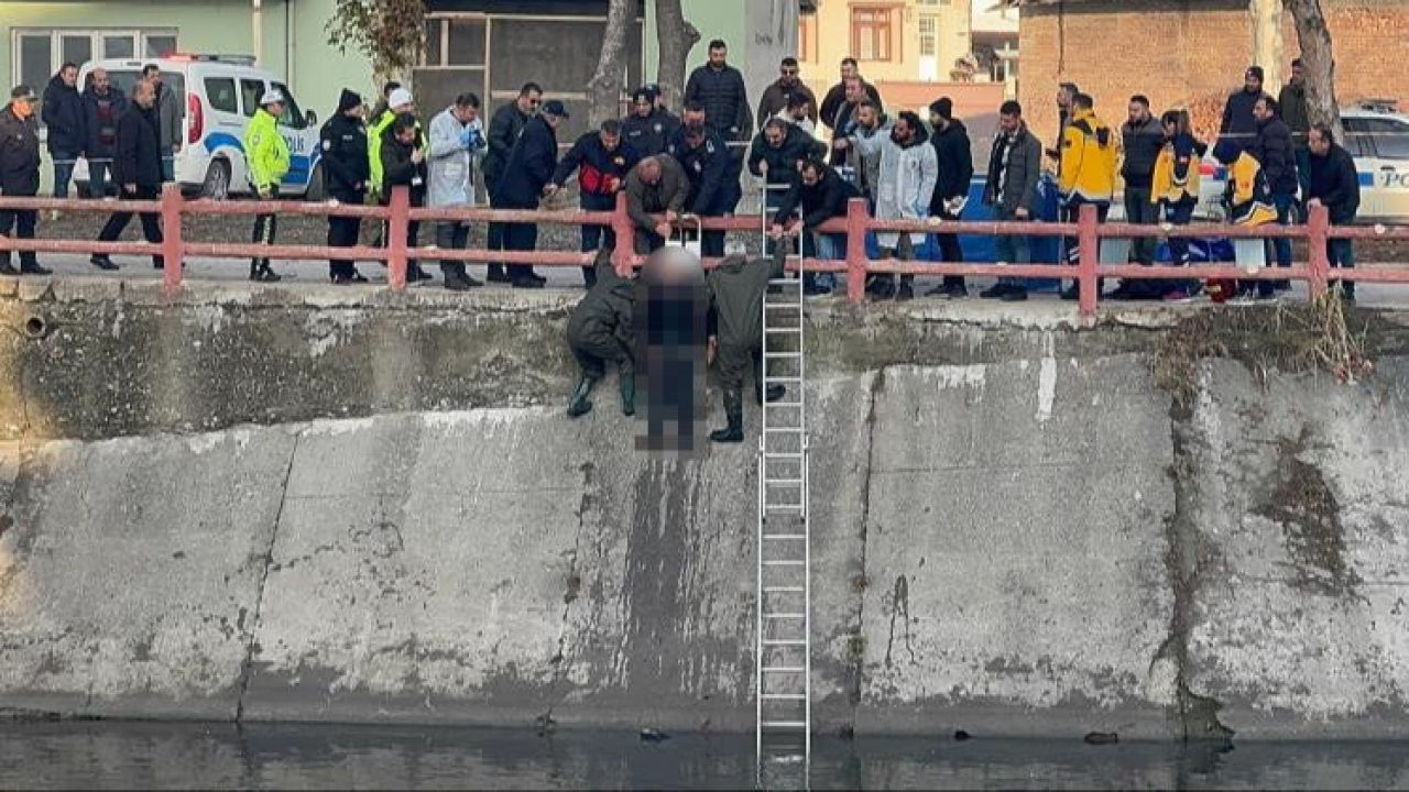 Dehşete düşüren görüntü! Nehirde erkek cesedi bulundu - 1. Resim