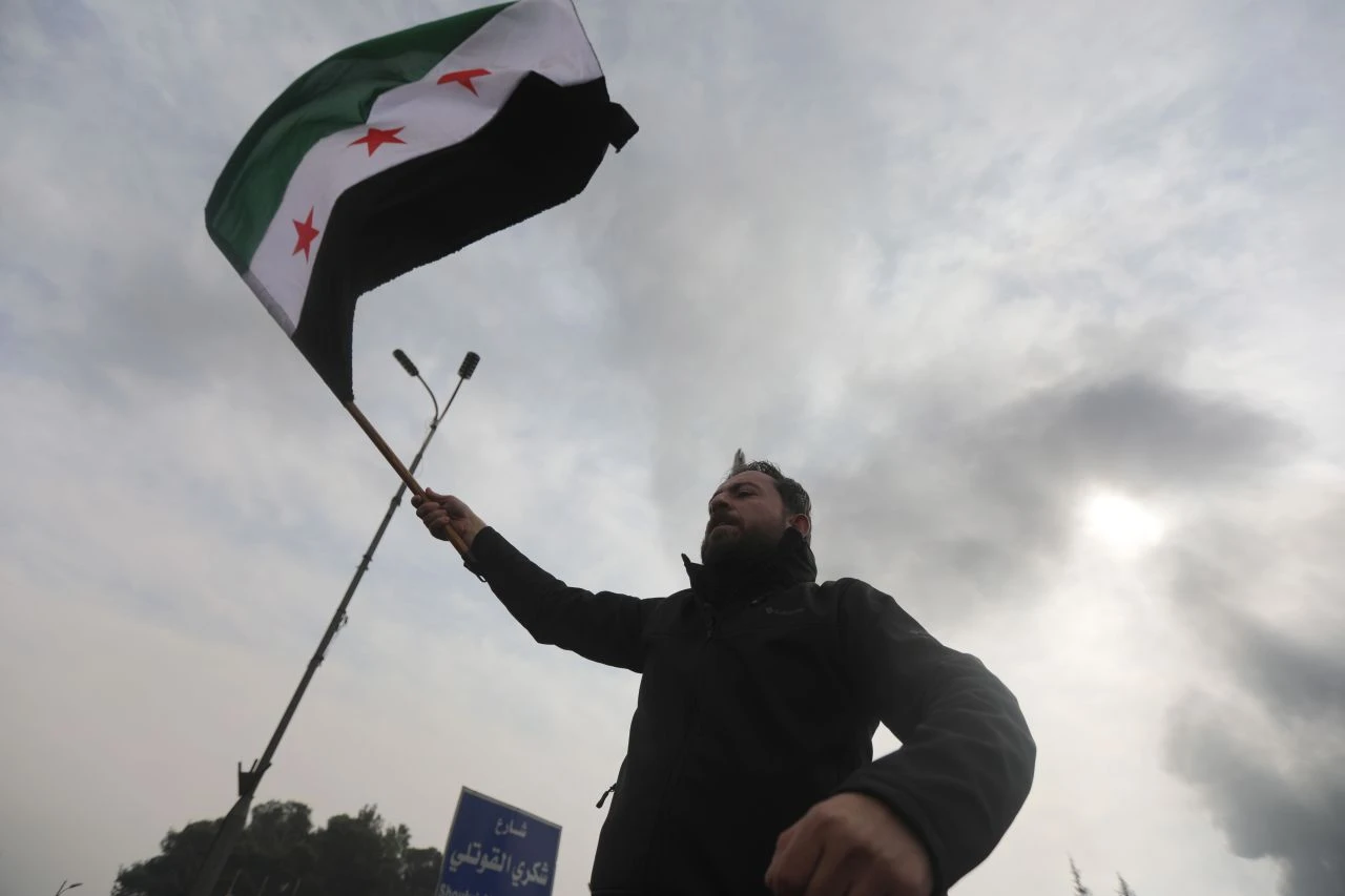 Esad'ın çöküşü sonrası ABD harekete geçti: DEAŞ kampları bir bir vuruldu! - 2. Resim