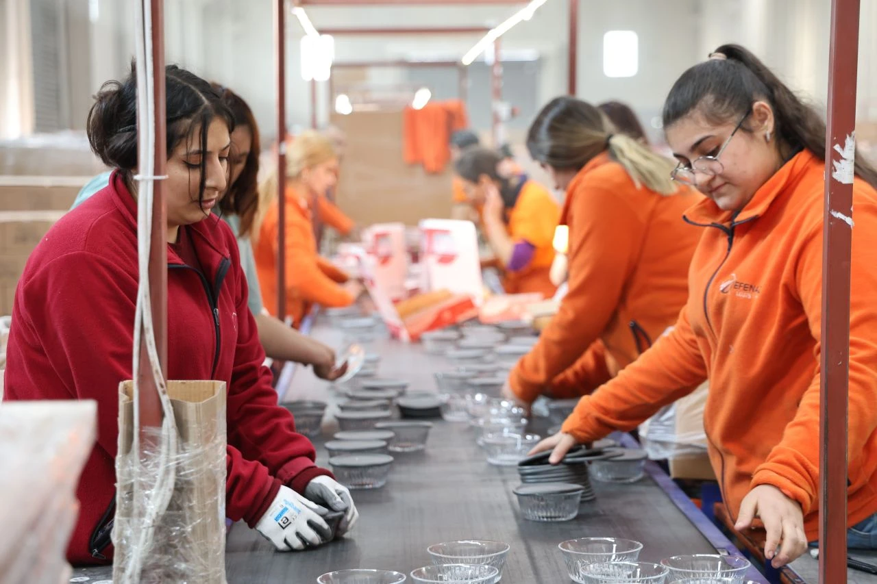 Eşinin tek bileziğiyle iş kurdu şimdi 750 kişiye istihdam sağlıyor