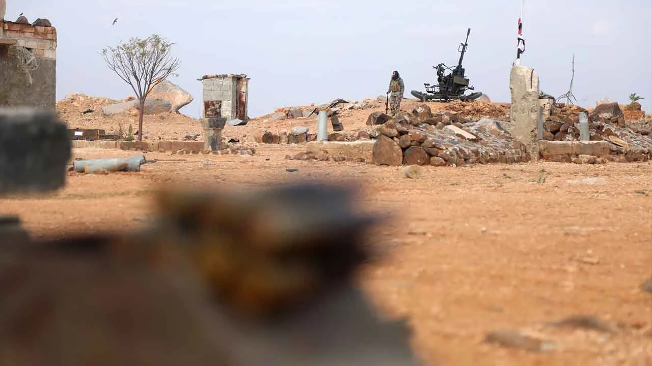 İsrail'in yeni hedefi Suriye: 100 noktayı vurdu, Golan Tepeleri'ni aşarak bölgeye girdi! - 2. Resim