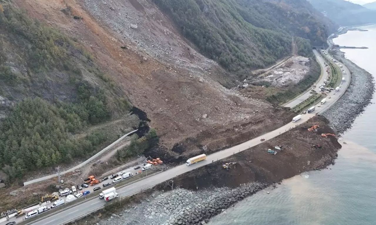 Kahreden haberler peş peşe geliyor! Artvin'de heyelan altında kalan 4 kişinin cansız bedenine ulaşıldı - 2. Resim