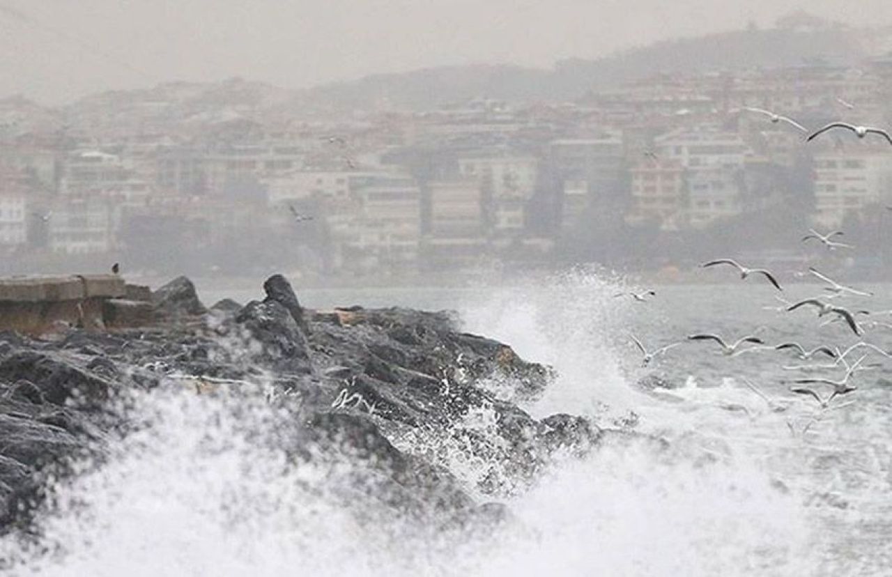 AKOM İstanbul için saat verdi! Kuvvetli yağış ve fırtına uyarısı - 1. Resim