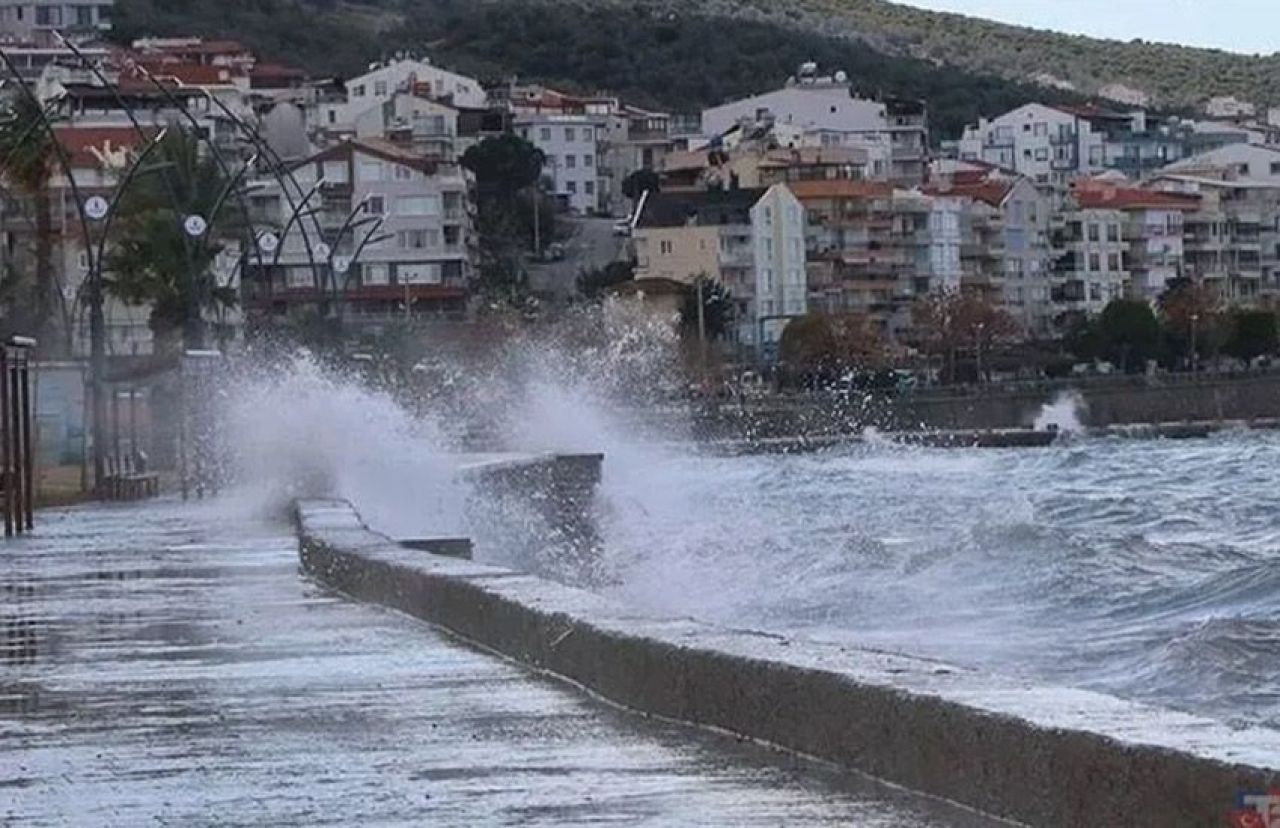 AKOM İstanbul için saat verdi! Kuvvetli yağış ve fırtına uyarısı - 2. Resim