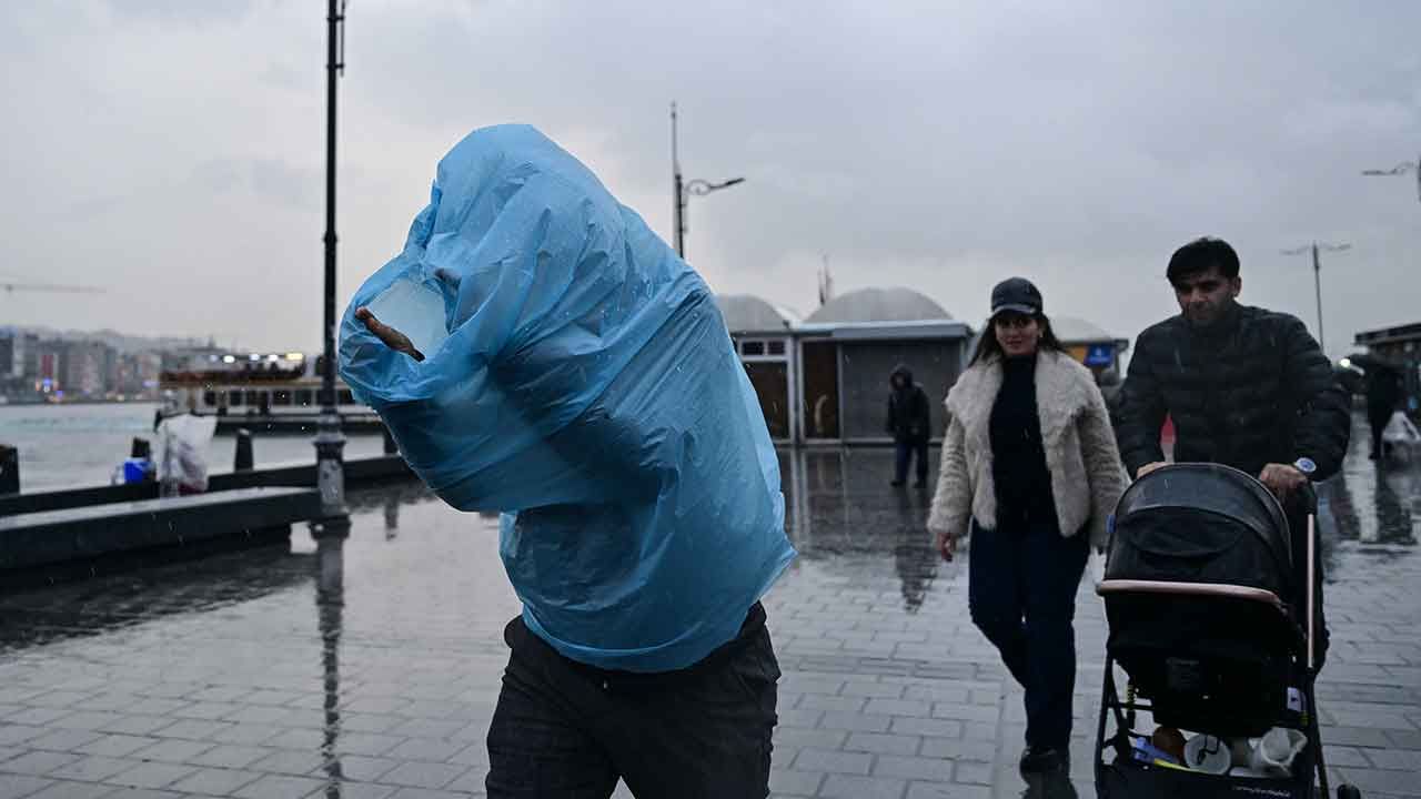 İstanbul dahil 10 ilde sarı alarm! Meteoroloji saat vererek uyardı: Çok kuvvetli yağacak