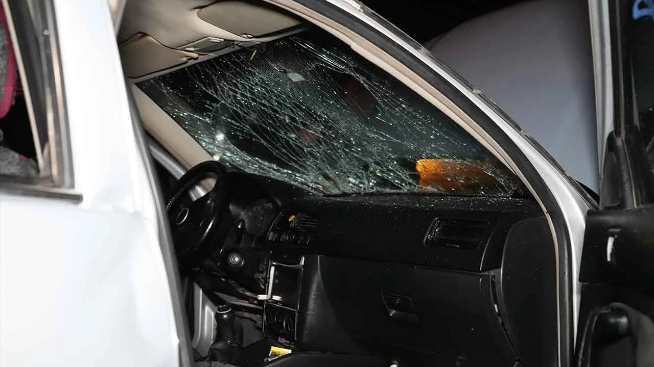 Kırıkkale'de otomobilde patlama! Çakmak doldururken sigara yaktılar: 3 yaralı - 3. Resim