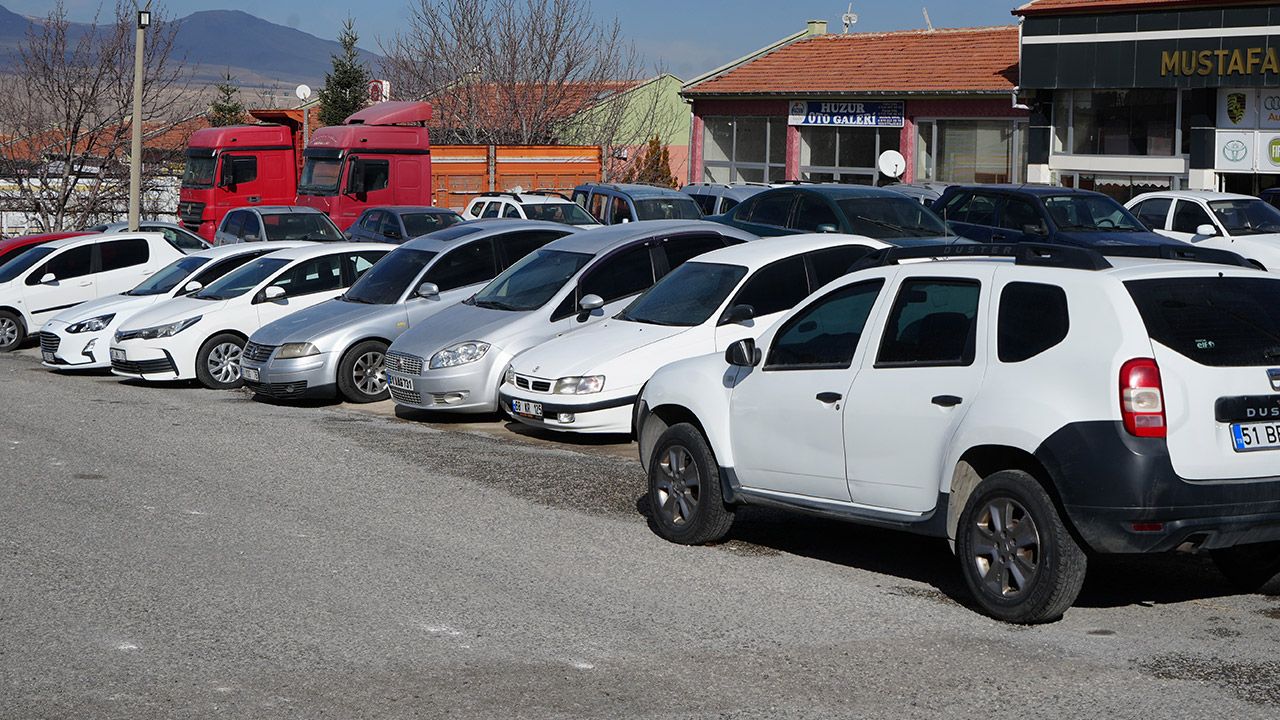 Galericilerden trafik sigortası isyanı: Araç alım satımındaki yeni uygulama cep yakacak