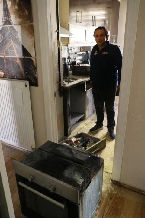 Ağacı budamak istedi, olan mahalleliye oldu! İşgüzarlığı başını yaktı - 4. Resim