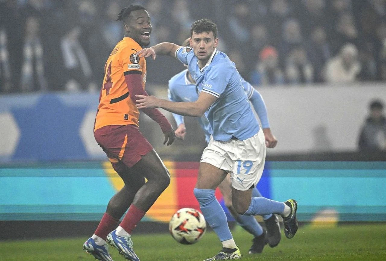 Galatasaray Malmö deplasmanında galibiyeti uzatmada kaçırdı