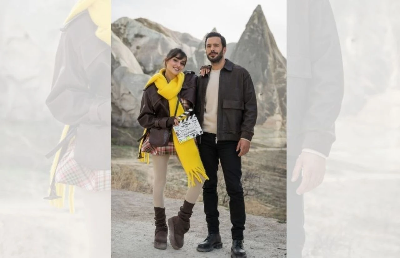 Hande Erçel ve Barış Arduç'un başrollerinde yer aldığı 'Aşkı Hatırla' filminden yeni fotoğraflar geldi - 2. Resim