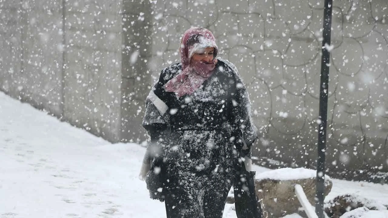 Meteoroloji'den kar uyarısı! 7 ilde turuncu ve sarı alarm verildi: Çok şiddetli yağacak