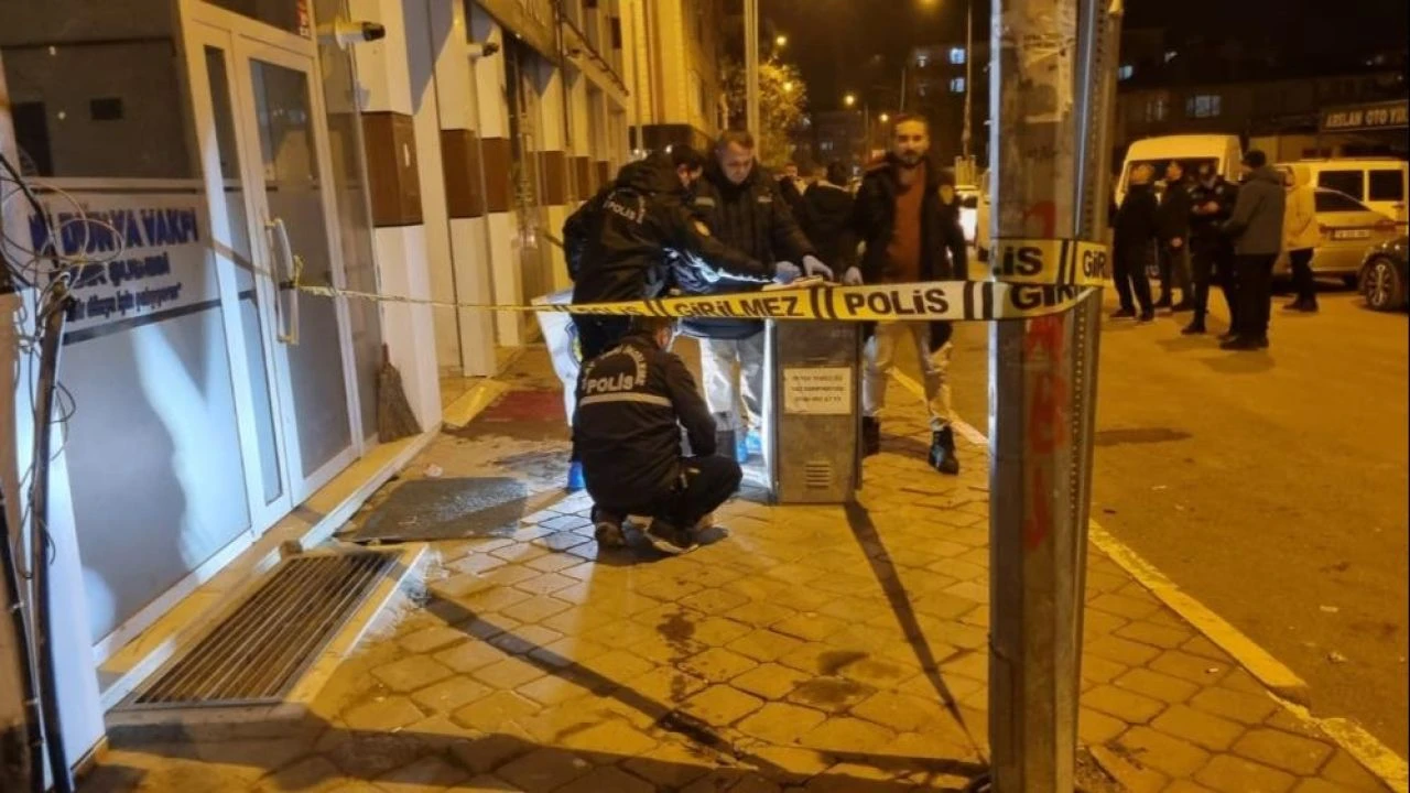 Iğdır’da AK Parti il binasına molotoflu saldırı düzenlendi!