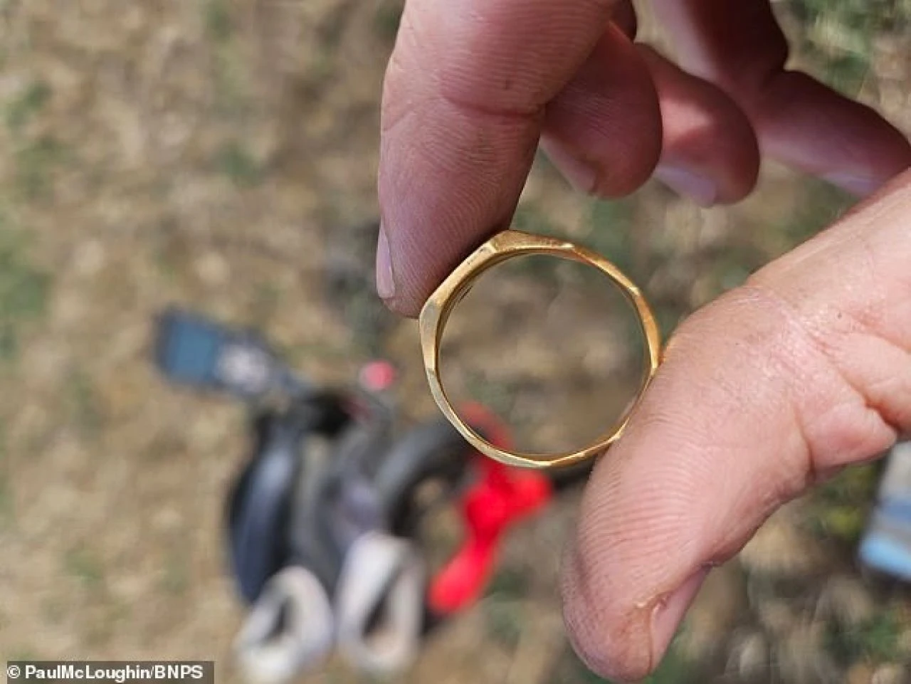 İki yıldır altın bulamıyordu: Toprağın altından tarihi bir hazine çıktı