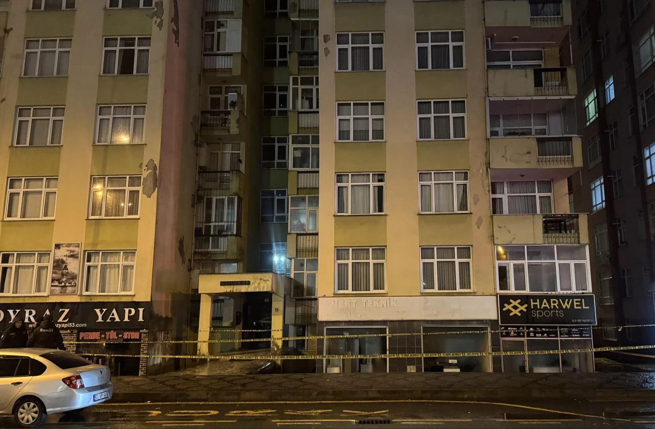 Kara kış fena bastırdı: Kar ve fırtınadan yollar kapandı, bina sallandı! İl il son durum... - 6. Resim