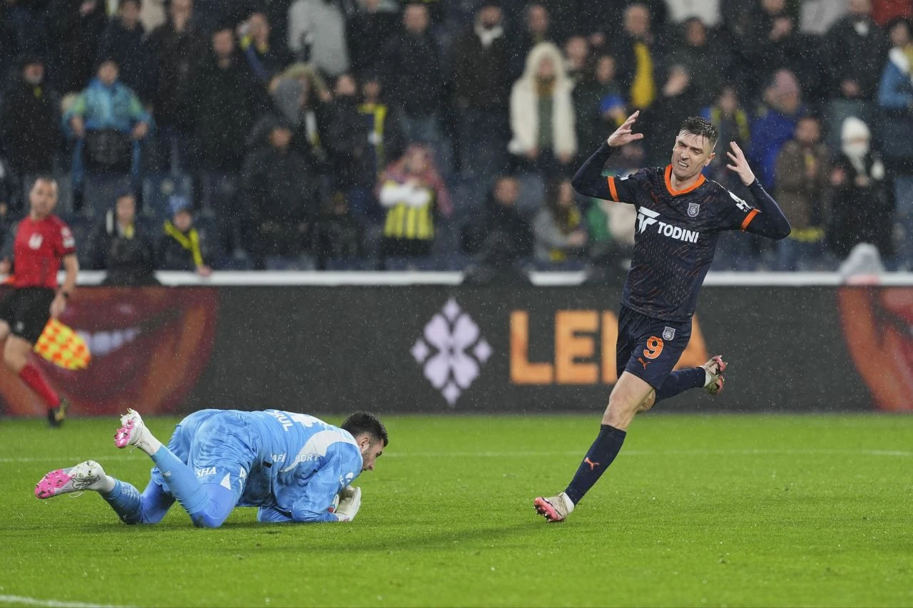 Fenerbahçe - Başakşehir maçı canlı anlatım - 3. Resim