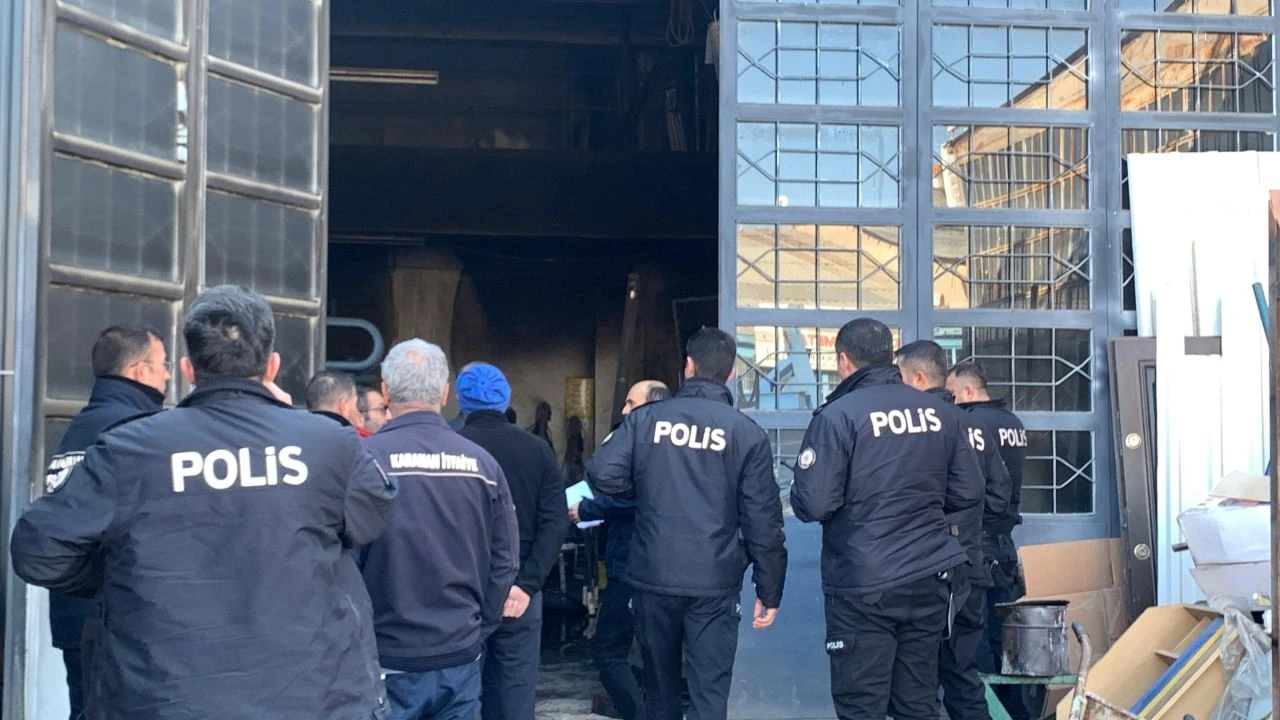 İş yerinde yangın çıktı, paralar adeta kül oldu - 1. Resim