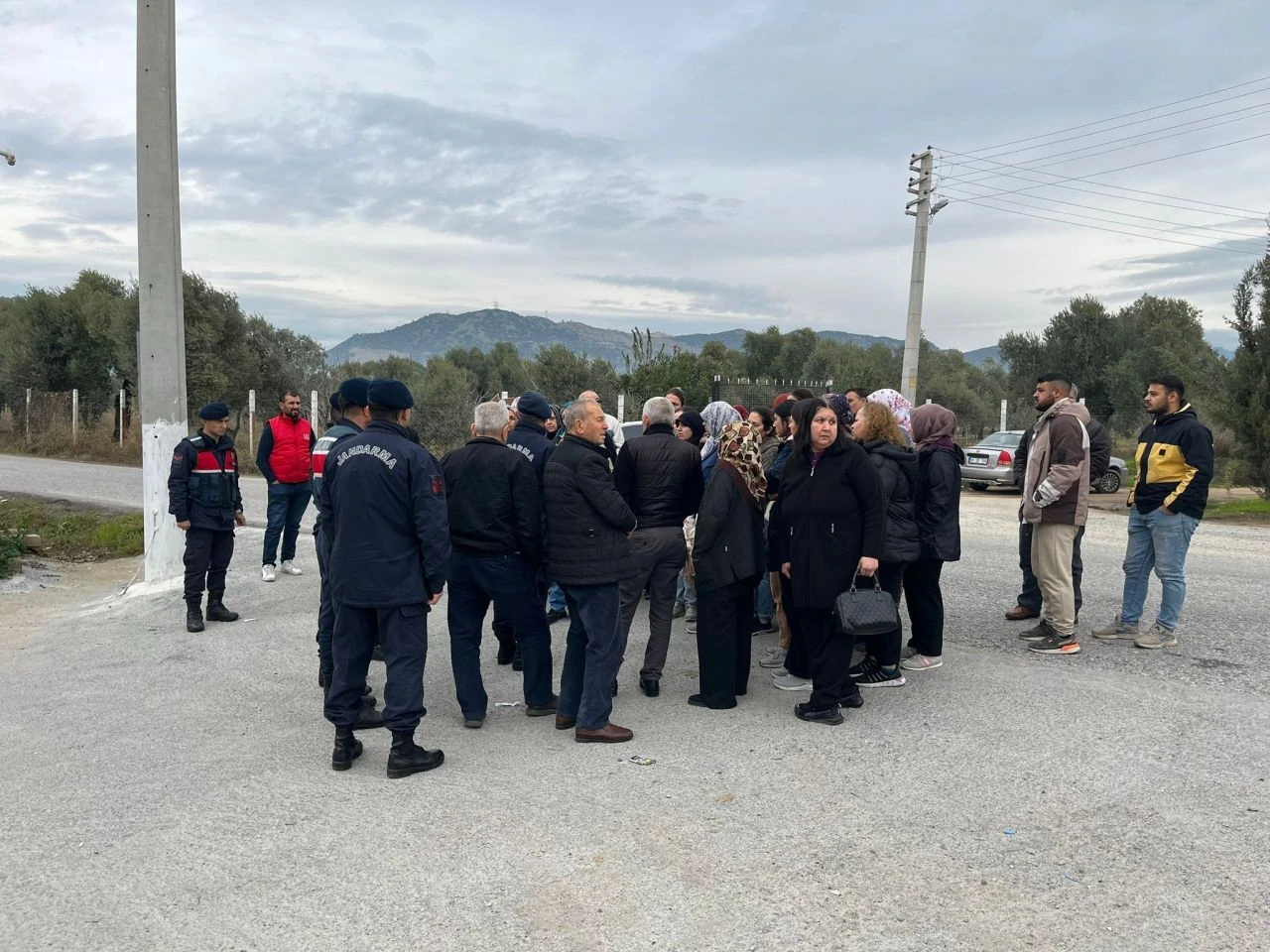 Şirket iflas etti, alacaklılar kapıya dayandı! Güvenlik yetersiz kalınca Jandarma devreye girdi - 2. Resim