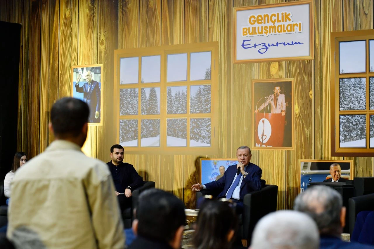 Son dakika | Cumhurbaşkanı Erdoğan Erzurum'da gençlerle buluştu - 1. Resim