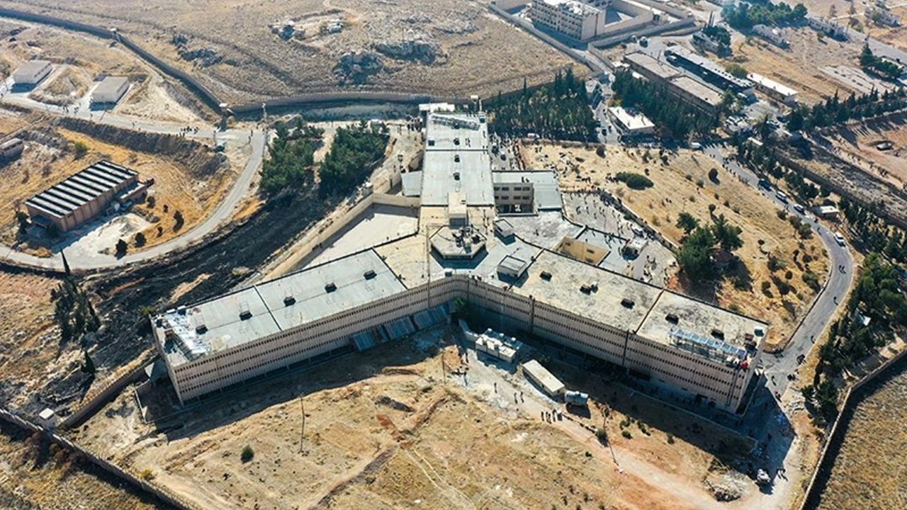 AFAD Sednaya Hapishanesi'e ulaştı! 'Hassas çalışma yapacağız' - 1. Resim