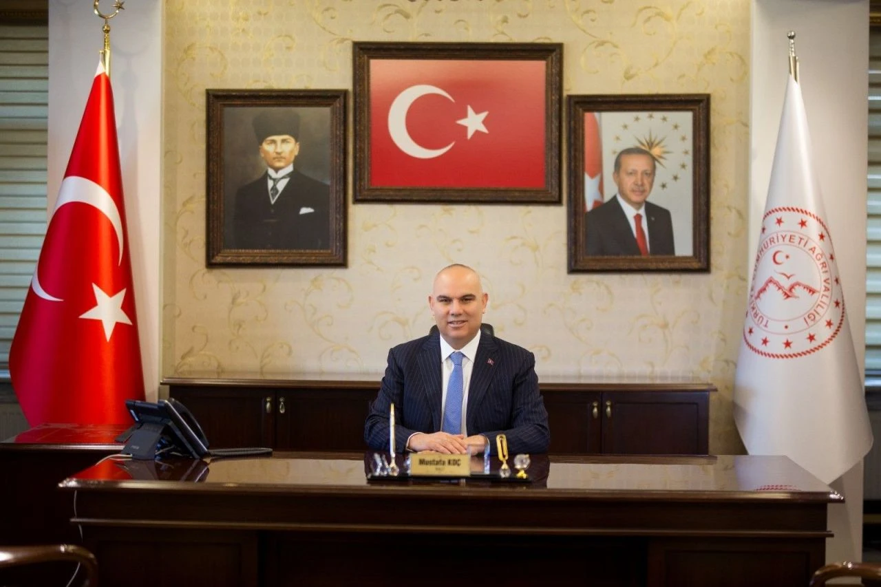 Ağrı Valisi Mustafa Koç kalp krizi geçirdi: Yoğun bakım ünitesine alındı