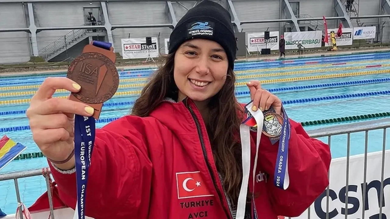 Bengisu Avcı kimdir? Uluslararası Buz Yüzme Şampiyonası’nda üç altın madalya kazandı.