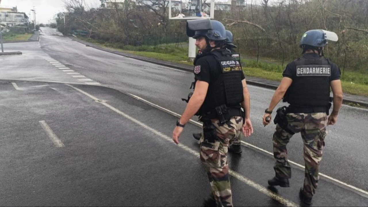Chido Kasırgası 200 km'den fazla rüzgar hızıyla Mayotte Adası'nı yerle bir etti: 90 yılın en güçlüsü - 2. Resim