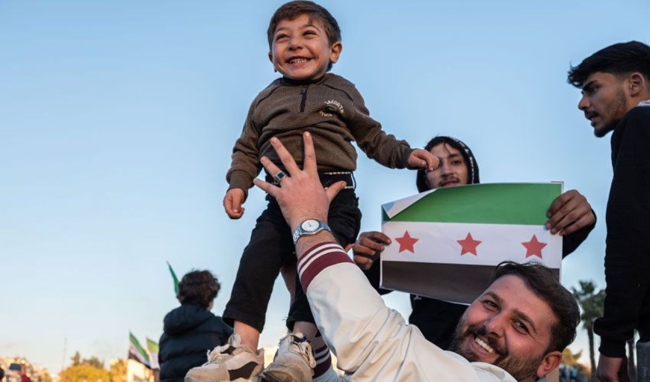 HTŞ lideri Culani'den Suriyelilere yüzde 400 zam müjdesi verdi! 'Ülkeye geri dönün' çağrısında bulundu - 3. Resim