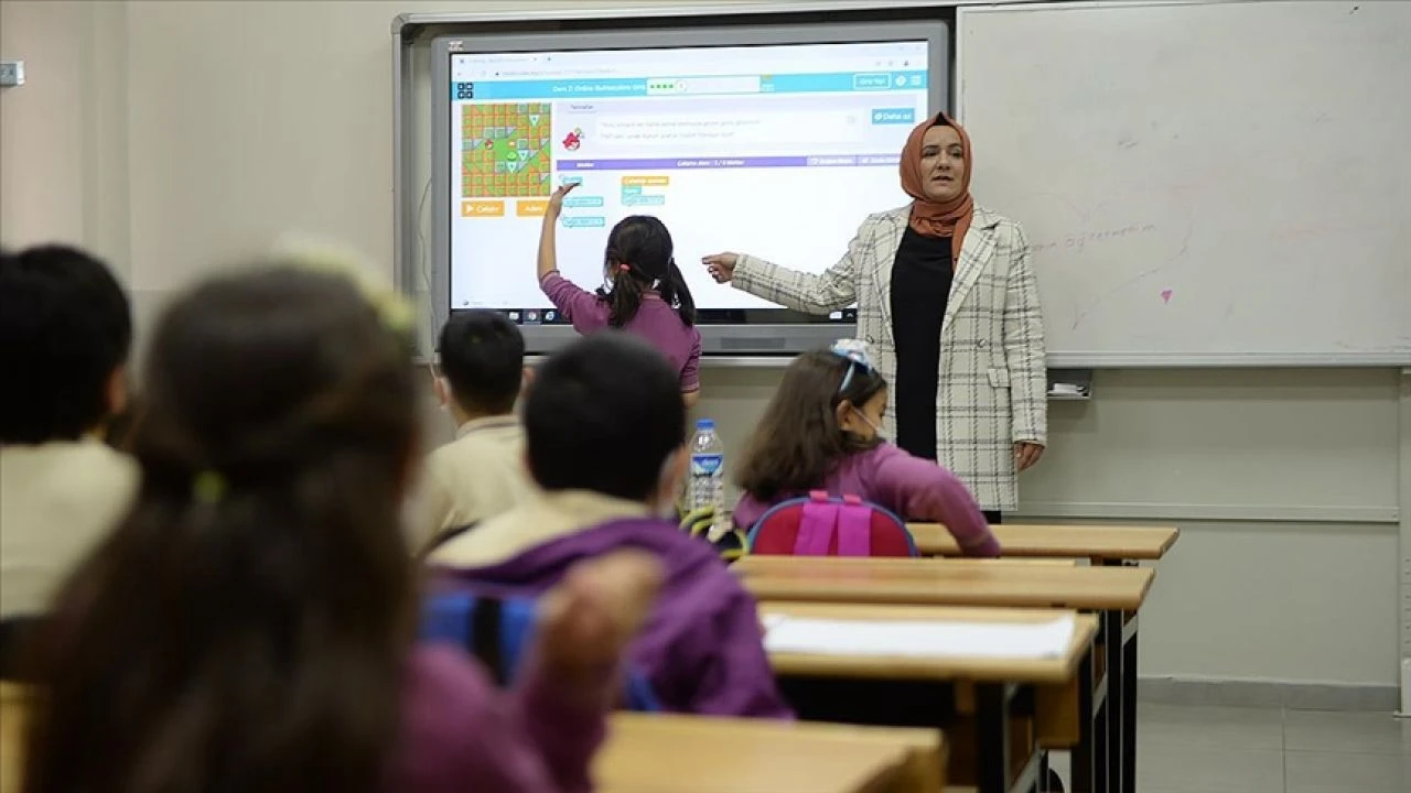 Yurt Dışı Öğretmen Görevlendirme Kılavuzu Yayımlandı mı? 2025 yurt dışı görev almak isteyen öğretmenler merak ediyor - 2. Resim