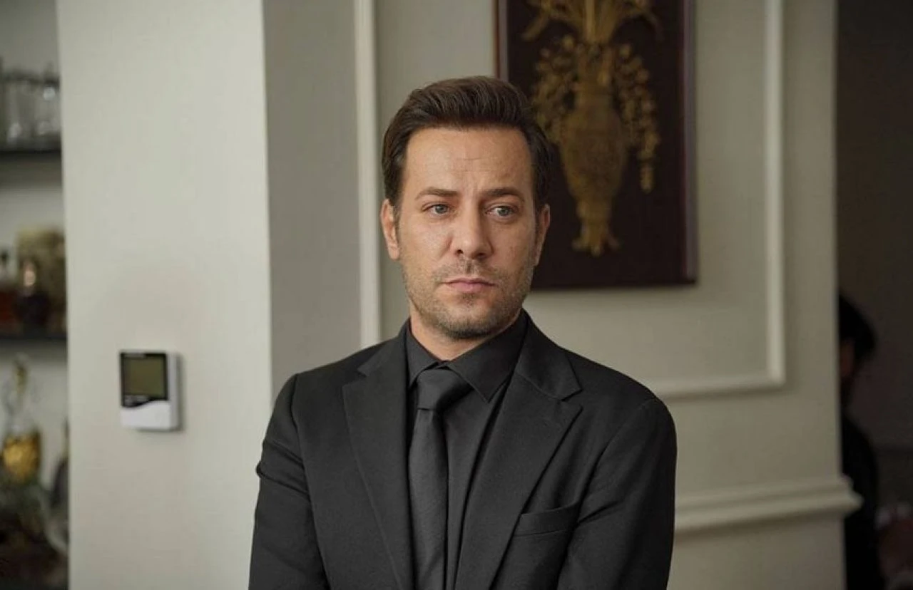 Kızılcık Şerbeti setinde neler oluyor? Şimdi de Neslihan Yeldan açtı ağzını yumdu gözünü - 2. Resim